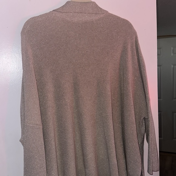 NWT. Woman’s Sparkling Tommy Bahama 1/4 zip sweater. In a cream color. Size XL. - Picture 7 of 7